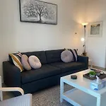 Daisy Hill 1Br Waters Edge Canal View Theme Parks Yas Island