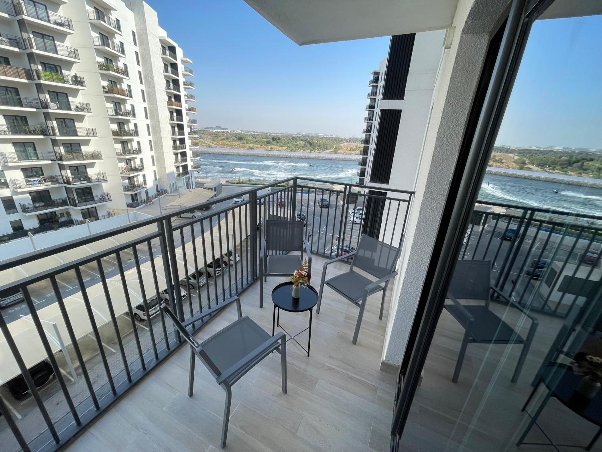 Daisy Hill 1br Waters Edge Canal View Theme Parks Yas Island Appartamento *
