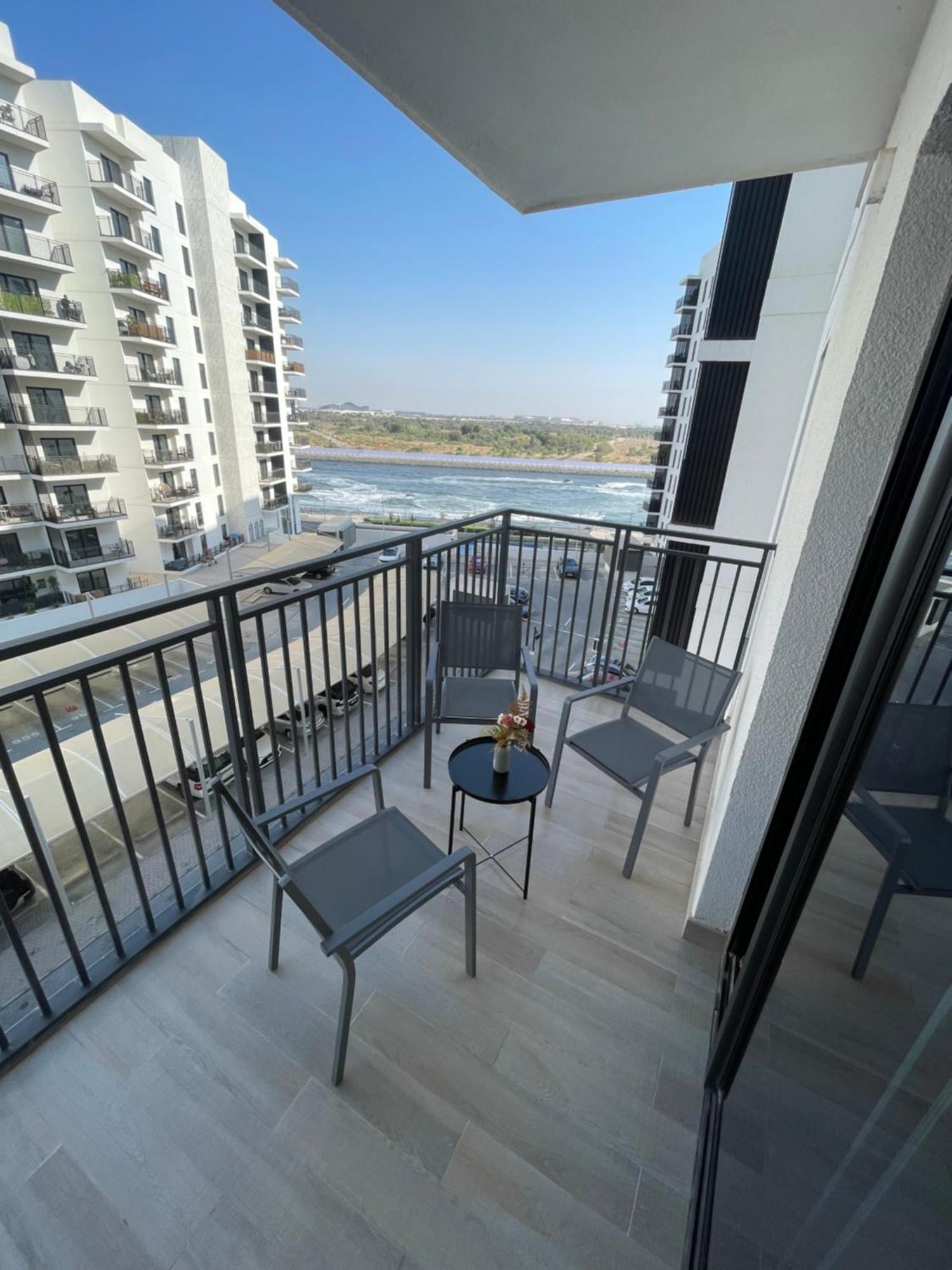 Daisy Hill 1br Waters Edge Canal View Theme Parks Yas Island Appartamento *