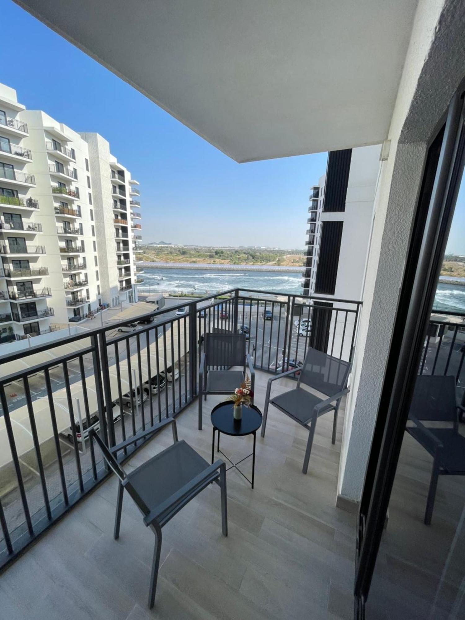 Daisy Hill 1br Waters Edge Canal View Theme Parks Yas Island Apartamento *